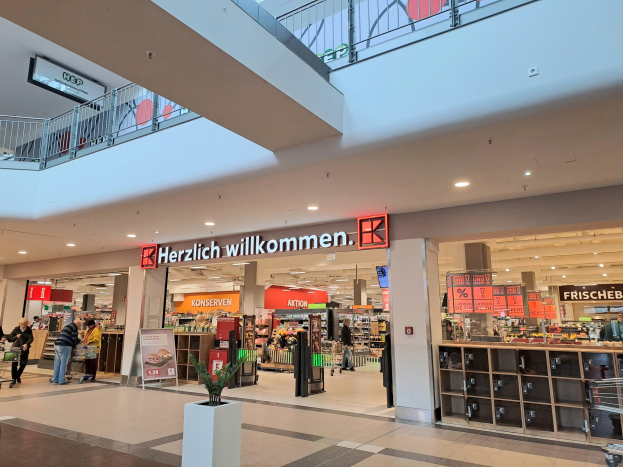 Höchste Branchenauszeichnung: EDEKA-Unternehmer Reiner Schenke erhält Goldenen Zuckerhut 2024