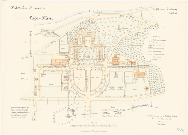 Eine detaillierte Karte von Köln, Deutschland, mit einer Gebäudeskizze auf einem Papierüberlag, das Text über die Geschichte, Kultur und Attraktionen der Stadt enthält.