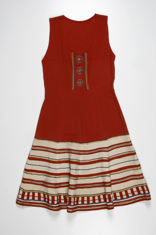 Hailey Bieber ist '90s-Stil-Ikone in Silber Spitze bei Time 100 Gala