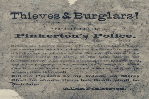 Plakat mit "Diebe & Einbrecher Pinkerton's Polizei" in fetter schwarzer Schrift auf einem weißen Hintergrund, eingerahmt von einem schmalen schwarzen Rand.