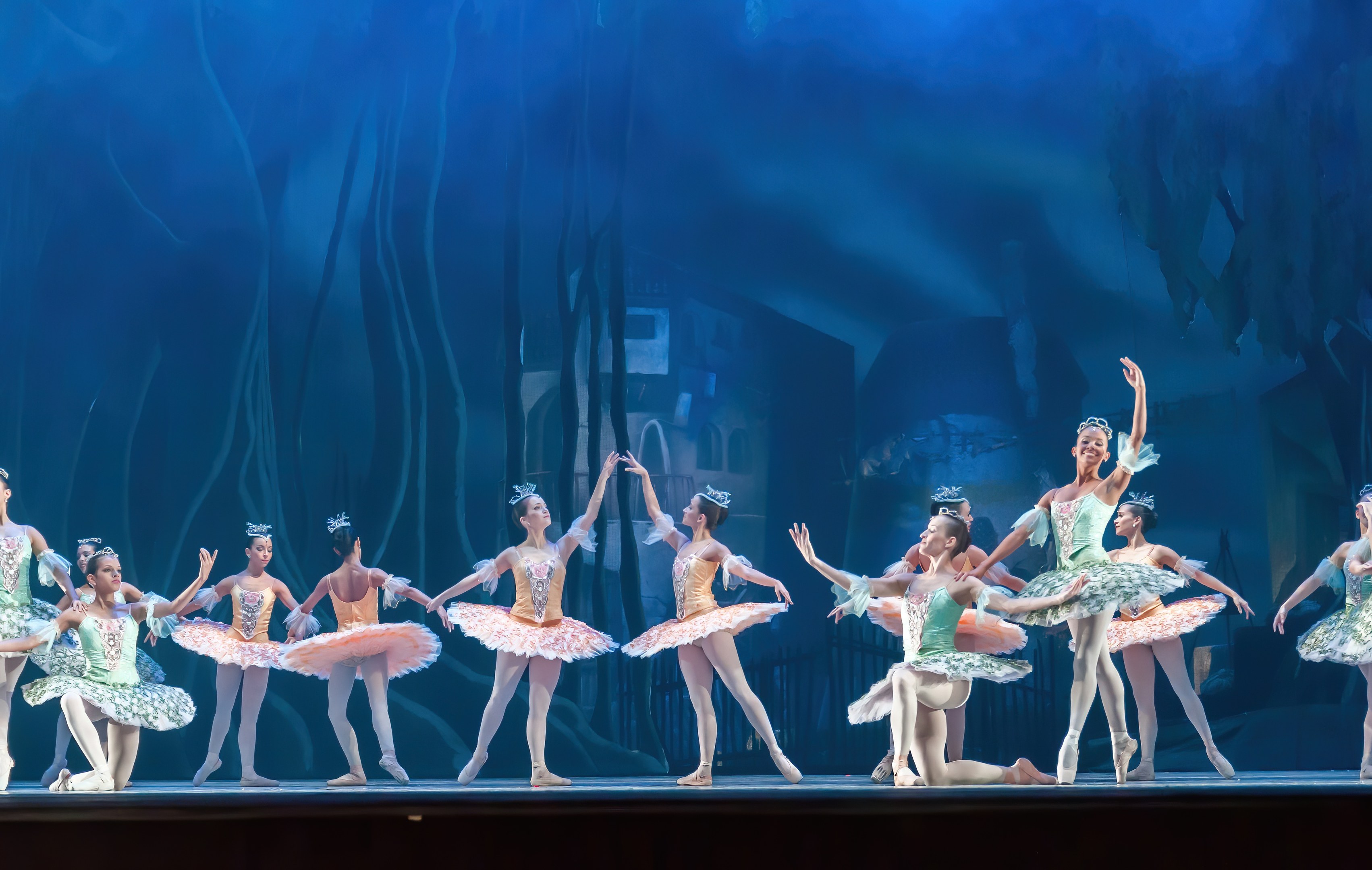 "Theater of Estrada Song" des Zentrums für Ästhetische Erziehung von Kindern des Nizhny Novgorod-Gebiets wird vor der Vorstellung des "Nussknackers" im Nizhny Novgorod TYUZ am 1. Juni auftreten