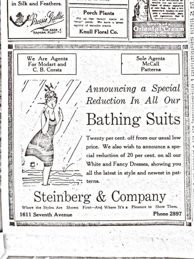 Eine Frau in einem weißen hochgeschlossenen, langärmligen Kleid mit einem Dutt steht in der Mitte einer Steinberg & Company-Badeanzugwerbung, umgeben von Text, mit einem friedlichen Gesichtsausdruck.