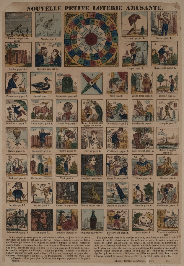 Ein abgenutztes Buch mit verschiedenen Illustrationen, darunter ein Glücksrad umgeben von Text.