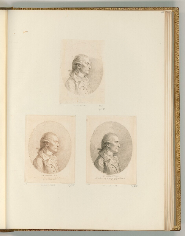 Offenes Buch mit drei detaillierten, lebensechten Porträts von George Washington, die dem Betrachter zugewandt sind, begleitet von sichtbarem Text auf den Seiten.