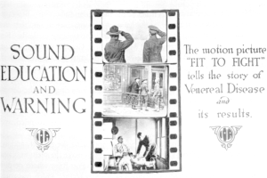 Schwarzer und weißer Poster mit der Aufschrift "Klangbildung und Warnung", der besorgte Menschen in einem Raum zeigt.