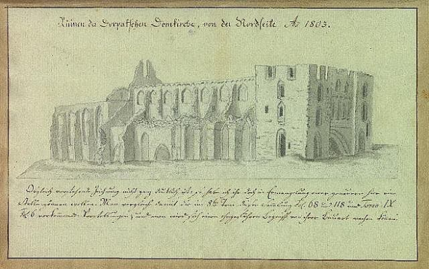 Ein detaillierter Entwurf einer ruinierten Kirche in Deutschland, mit umliegender Vegetation, begleitet von einem Blatt mit Text und zusätzlichen architektonischen Details.
